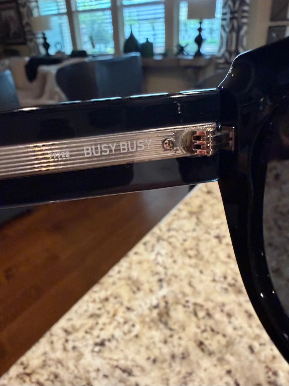 Quay Busy Busy Sunglasses